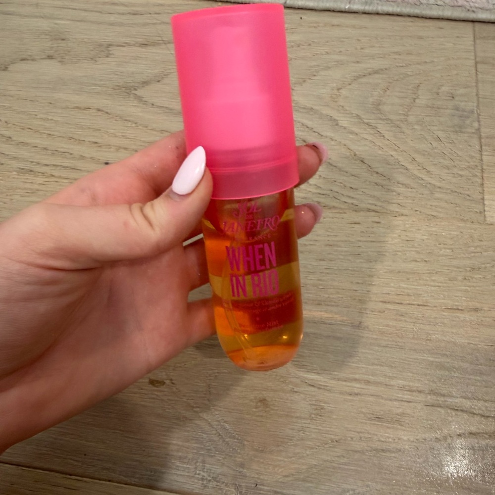 When in Rio Pink & Orange Body Mist - Women Makeup limited addition!!!